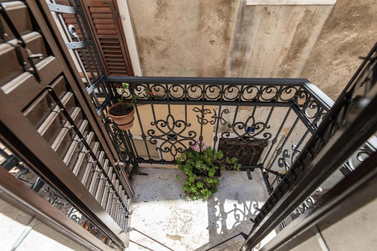 Stanley Helenski - Apartment In Old Town Шибеник Экстерьер фото